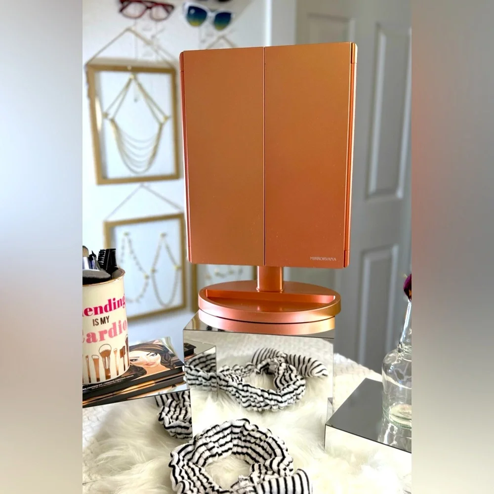 Mirrorvana Cosmetic Mirror